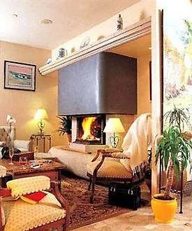 The Originals Boutique, Du Pont Roupt,