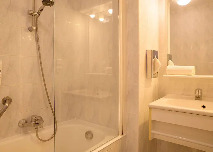 Hotel The Originals Boutique, Du Pont Roupt, 3*