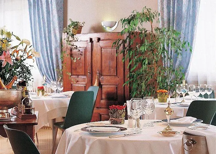 Hotel The Originals Boutique, Du Pont Roupt,